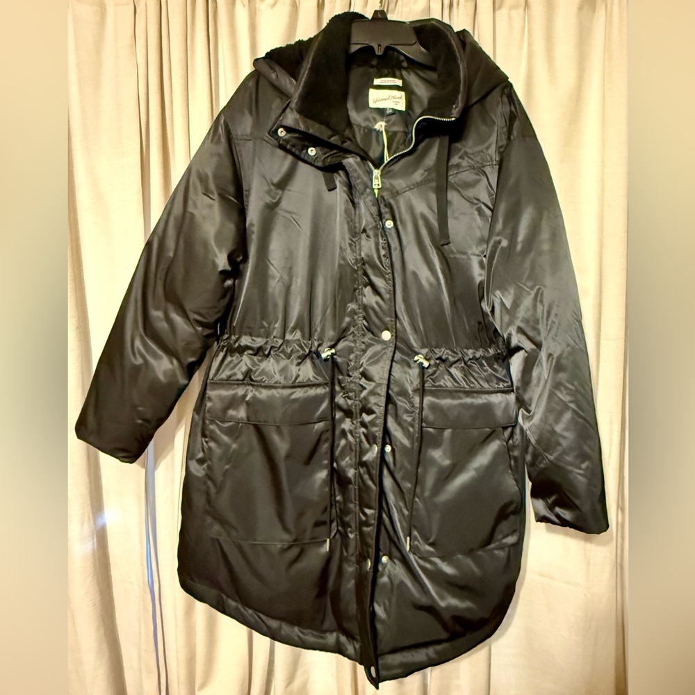 Universal Thread Women's Black Hooded Puffer Coat